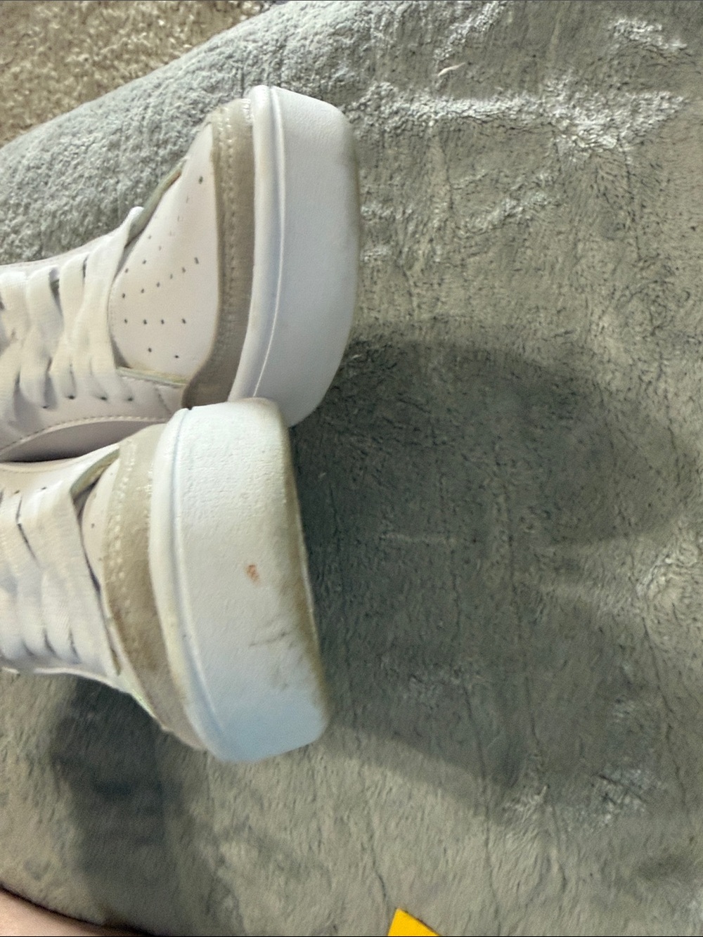 Women’s White Sneakers with Light Blue Star Accent size 6 memory foam - Picture 7 of 8